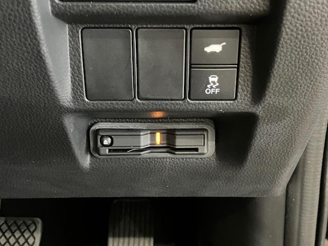 ステップワゴン e:HEVスパーダ ホンダセンシング 11.4インチホンダコネクトナビ 8人乗り 前後ドラレコ ブラインドスポット アルミホイール デュアルエアコン フルオートエアコン ESC シートヒータ キーフリー イモビ ABS(8枚目)