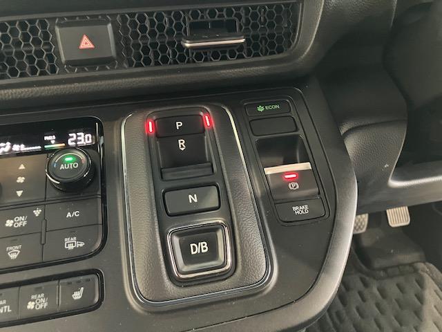 ステップワゴン e:HEVスパーダ ホンダセンシング 11.4インチホンダコネクトナビ 8人乗り 前後ドラレコ ブラインドスポット アルミホイール デュアルエアコン フルオートエアコン ESC シートヒータ キーフリー イモビ ABS(20枚目)