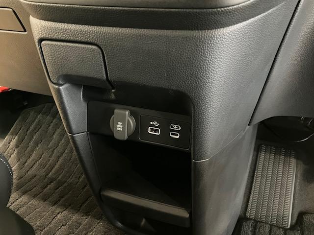 ステップワゴン e:HEVスパーダ ホンダセンシング 11.4インチホンダコネクトナビ 8人乗り 前後ドラレコ ブラインドスポット アルミホイール デュアルエアコン フルオートエアコン ESC シートヒータ キーフリー イモビ ABS(21枚目)