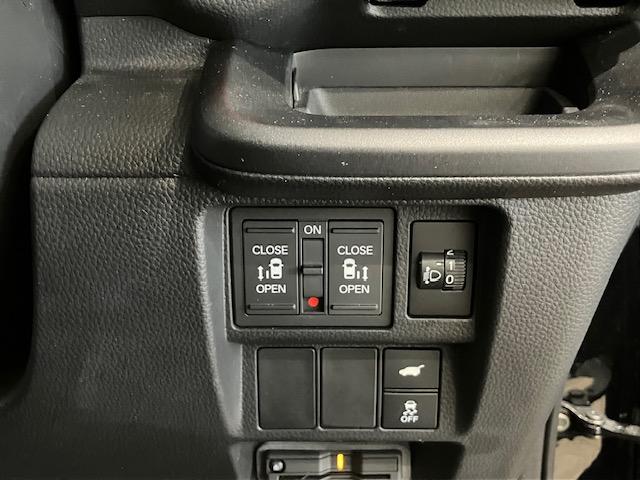 ステップワゴン e:HEVスパーダ ホンダセンシング 11.4インチホンダコネクトナビ 8人乗り 前後ドラレコ ブラインドスポット アルミホイール デュアルエアコン フルオートエアコン ESC シートヒータ キーフリー イモビ ABS(22枚目)