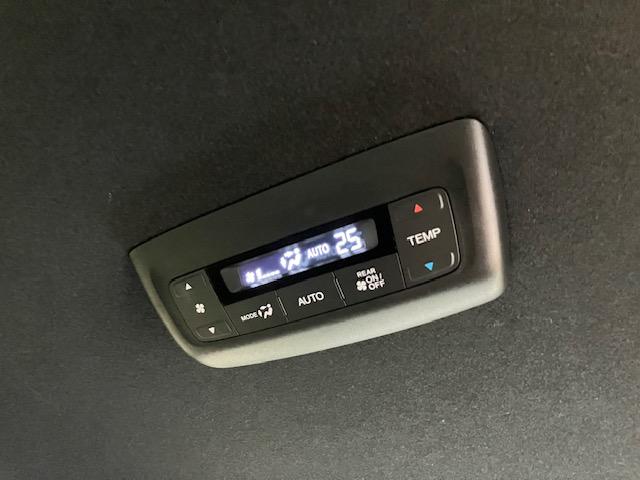 ステップワゴン e:HEVスパーダ ホンダセンシング 11.4インチホンダコネクトナビ 8人乗り 前後ドラレコ ブラインドスポット アルミホイール デュアルエアコン フルオートエアコン ESC シートヒータ キーフリー イモビ ABS(29枚目)