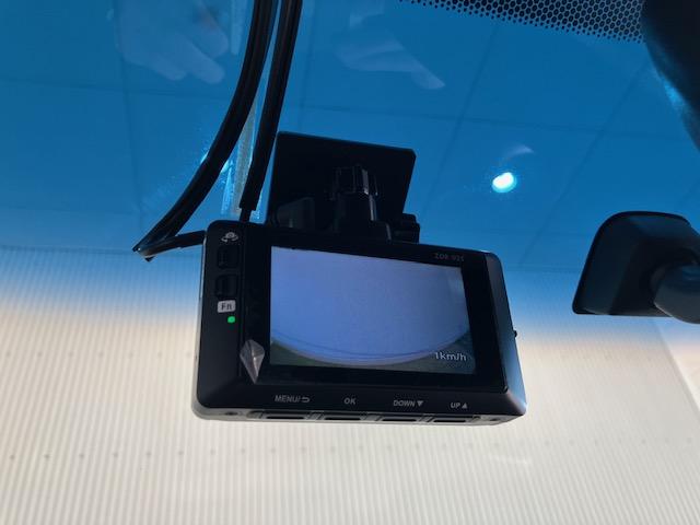 フリード Gプレミアムエディション メモリーナビ リア席モニター 前後ドラレコ クルーズコントロール ETC Bluetooth対応 フルセグTV 地デジTV 盗難防止 VSA Bカメラ オートクルーズ キーレスキー パワステ AAC(7枚目)