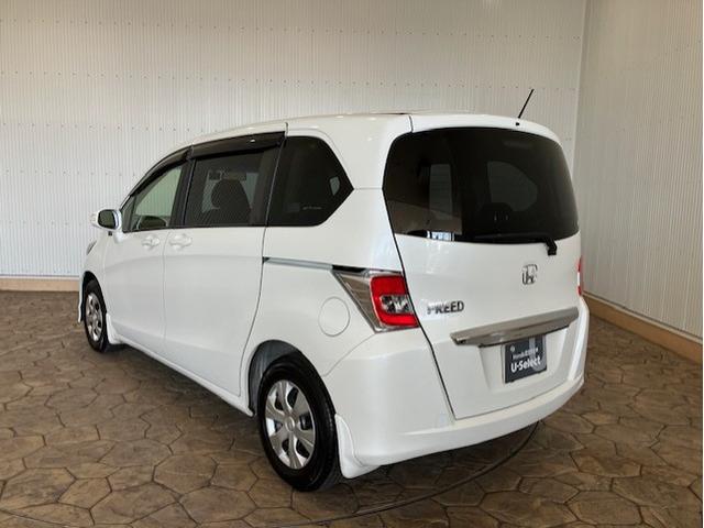 フリード Gプレミアムエディション メモリーナビ リア席モニター 前後ドラレコ クルーズコントロール ETC Bluetooth対応 フルセグTV 地デジTV 盗難防止 VSA Bカメラ オートクルーズ キーレスキー パワステ AAC(14枚目)