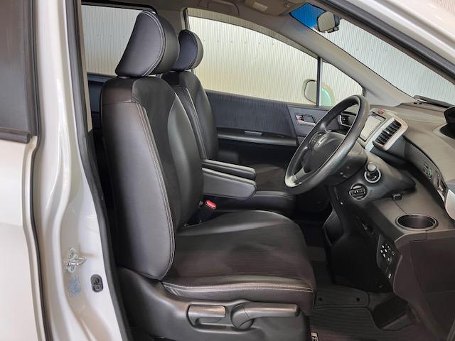 フリード Gプレミアムエディション メモリーナビ リア席モニター 前後ドラレコ クルーズコントロール ETC Bluetooth対応 フルセグTV 地デジTV 盗難防止 VSA Bカメラ オートクルーズ キーレスキー パワステ AAC(24枚目)