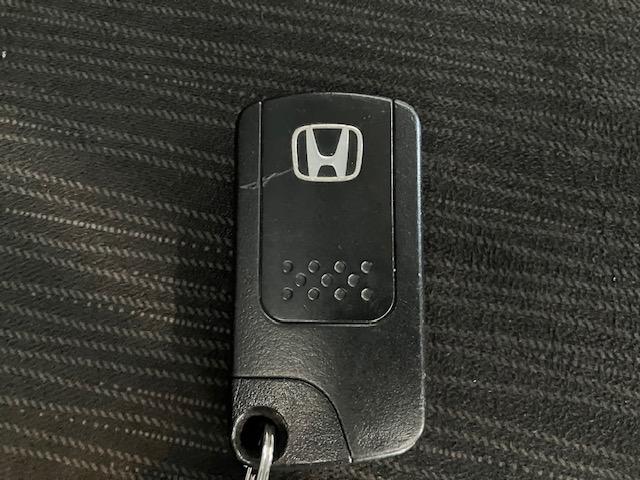 フリード Gプレミアムエディション メモリーナビ リア席モニター 前後ドラレコ クルーズコントロール ETC Bluetooth対応 フルセグTV 地デジTV 盗難防止 VSA Bカメラ オートクルーズ キーレスキー パワステ AAC(29枚目)