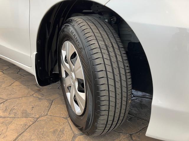 フリード Gプレミアムエディション メモリーナビ リア席モニター 前後ドラレコ クルーズコントロール ETC Bluetooth対応 フルセグTV 地デジTV 盗難防止 VSA Bカメラ オートクルーズ キーレスキー パワステ AAC(31枚目)