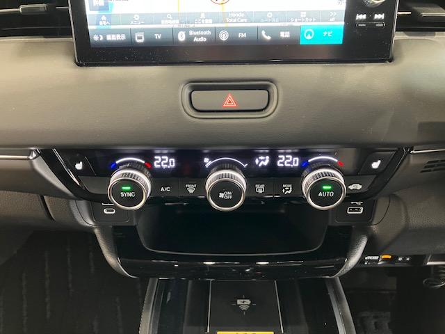 ヴェゼル e:HEVZ ホンダセンシング ホンダコネクトディスプレイ ブラインドスポット マルチビューカメラ 後退出庫サポート 衝突回避支援ブレーキ機能 パノラミックビューモニター スマキ Pトランク フルオートエアコン(21枚目)