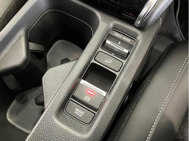 ヴェゼル e:HEVZ ホンダセンシング ホンダコネクトディスプレイ ブラインドスポット マルチビューカメラ 後退出庫サポート 衝突回避支援ブレーキ機能 パノラミックビューモニター スマキ Pトランク フルオートエアコン(22枚目)