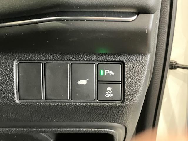 ヴェゼル e:HEVZ ホンダセンシング ホンダコネクトディスプレイ ブラインドスポット マルチビューカメラ 後退出庫サポート 衝突回避支援ブレーキ機能 パノラミックビューモニター スマキ Pトランク フルオートエアコン(23枚目)