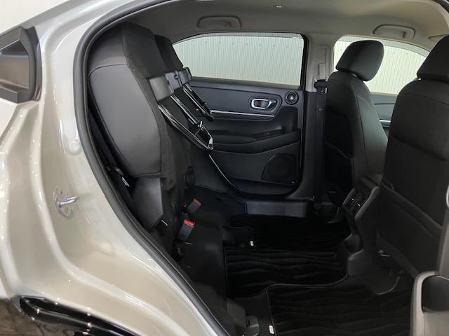 ヴェゼル e:HEVZ ホンダセンシング ホンダコネクトディスプレイ ブラインドスポット マルチビューカメラ 後退出庫サポート 衝突回避支援ブレーキ機能 パノラミックビューモニター スマキ Pトランク フルオートエアコン(27枚目)
