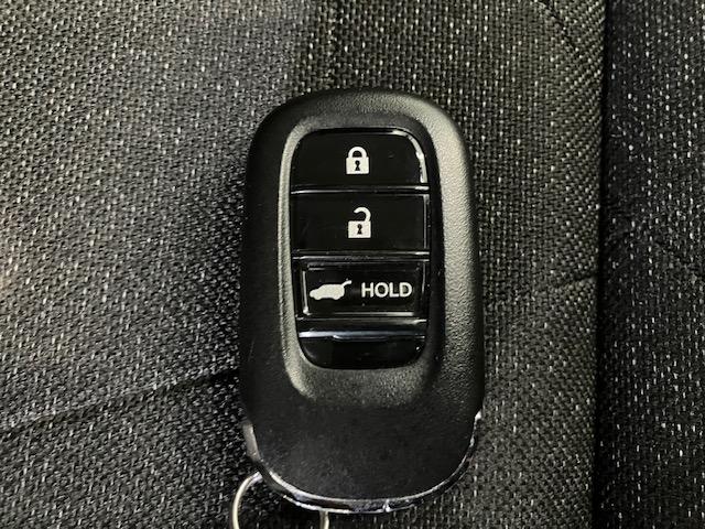 ヴェゼル e:HEVZ ホンダセンシング ホンダコネクトディスプレイ ブラインドスポット マルチビューカメラ 後退出庫サポート 衝突回避支援ブレーキ機能 パノラミックビューモニター スマキ Pトランク フルオートエアコン(32枚目)