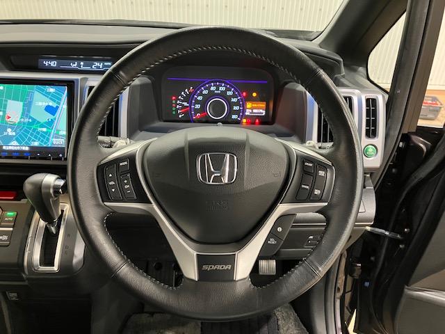 ステップワゴンスパーダ Ｚクールスピリット　メモリーナビ　両側電動スライドドア　ＥＴＣ　パドルシフト　アルミホイール　ディスチャージヘッドライト　バックカメ　ダブルエアコン　キーフリー　ナビＴＶ　横滑防止　ＤＶＤ視聴可能　フルオートエアコン（8枚目）