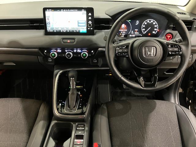 ヴェゼル ｅ：ＨＥＶＺ　ホンダセンシング　無限スタイリングセット　ホンダコネクトディスプレイ　ブラインドスポットインフォメーション　後退出庫サポート　前後ドラレコ　電動リアゲート　衝突回避支援ブレーキ機能　スマキ　Ｄレコ（8枚目）