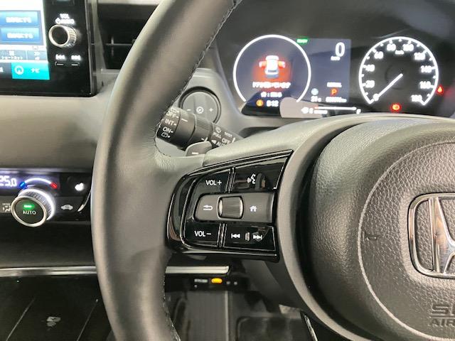 ヴェゼル ｅ：ＨＥＶＺ　ホンダセンシング　無限スタイリングセット　ホンダコネクトディスプレイ　ブラインドスポットインフォメーション　後退出庫サポート　前後ドラレコ　電動リアゲート　衝突回避支援ブレーキ機能　スマキ　Ｄレコ（10枚目）