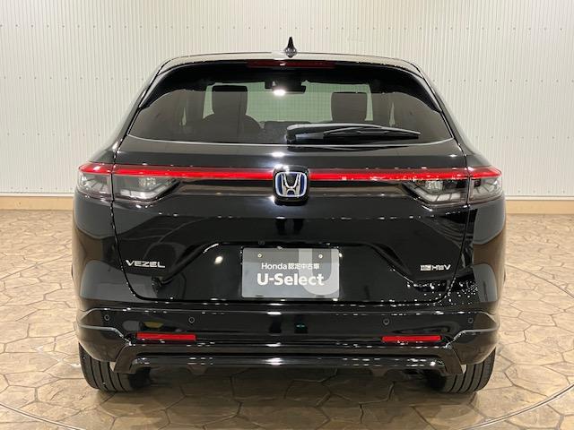 ヴェゼル ｅ：ＨＥＶＺ　ホンダセンシング　無限スタイリングセット　ホンダコネクトディスプレイ　ブラインドスポットインフォメーション　後退出庫サポート　前後ドラレコ　電動リアゲート　衝突回避支援ブレーキ機能　スマキ　Ｄレコ（14枚目）