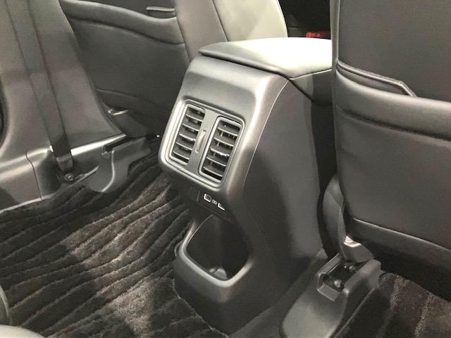 ヴェゼル ｅ：ＨＥＶＺ　ホンダセンシング　無限スタイリングセット　ホンダコネクトディスプレイ　ブラインドスポットインフォメーション　後退出庫サポート　前後ドラレコ　電動リアゲート　衝突回避支援ブレーキ機能　スマキ　Ｄレコ（26枚目）