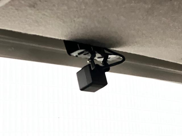 フィット １３Ｇ・Ｌパッケージ　メモリーナビ　前後ドラレコ　ＥＴＣ　ＣＤ再生対応　盗難警報装置　Ｂカメ　Ｓキー　フルオートエアコン　リモコンキー　サイドＳＲＳ　横滑り防止機能　エアバック　パワーウィンド　Ｗエアバッグ　ＡＢＳ（7枚目）