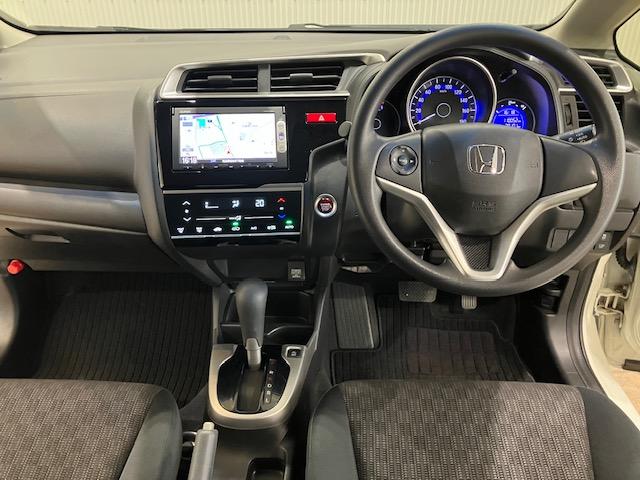 フィット １３Ｇ・Ｌパッケージ　メモリーナビ　前後ドラレコ　ＥＴＣ　ＣＤ再生対応　盗難警報装置　Ｂカメ　Ｓキー　フルオートエアコン　リモコンキー　サイドＳＲＳ　横滑り防止機能　エアバック　パワーウィンド　Ｗエアバッグ　ＡＢＳ（9枚目）