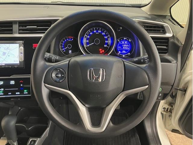 フィット １３Ｇ・Ｌパッケージ　メモリーナビ　前後ドラレコ　ＥＴＣ　ＣＤ再生対応　盗難警報装置　Ｂカメ　Ｓキー　フルオートエアコン　リモコンキー　サイドＳＲＳ　横滑り防止機能　エアバック　パワーウィンド　Ｗエアバッグ　ＡＢＳ（10枚目）