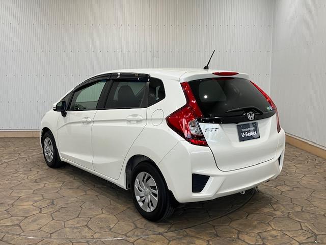 フィット １３Ｇ・Ｌパッケージ　メモリーナビ　前後ドラレコ　ＥＴＣ　ＣＤ再生対応　盗難警報装置　Ｂカメ　Ｓキー　フルオートエアコン　リモコンキー　サイドＳＲＳ　横滑り防止機能　エアバック　パワーウィンド　Ｗエアバッグ　ＡＢＳ（13枚目）