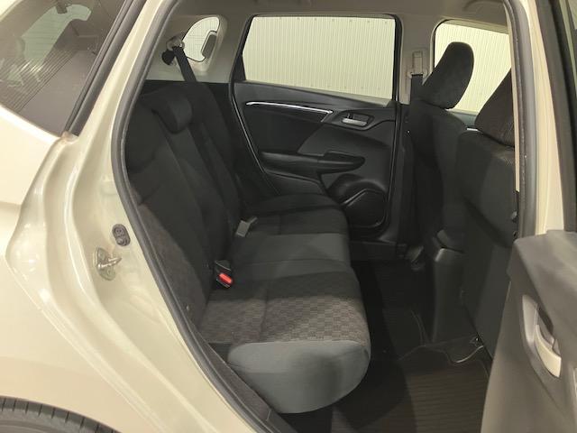 フィット １３Ｇ・Ｌパッケージ　メモリーナビ　前後ドラレコ　ＥＴＣ　ＣＤ再生対応　盗難警報装置　Ｂカメ　Ｓキー　フルオートエアコン　リモコンキー　サイドＳＲＳ　横滑り防止機能　エアバック　パワーウィンド　Ｗエアバッグ　ＡＢＳ（21枚目）