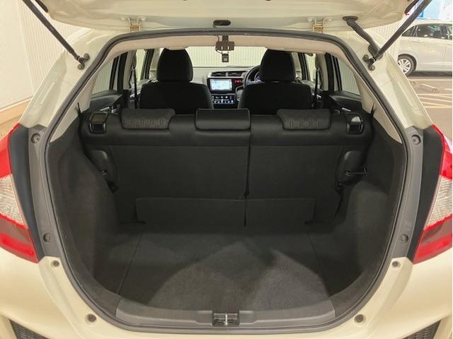 フィット １３Ｇ・Ｌパッケージ　メモリーナビ　前後ドラレコ　ＥＴＣ　ＣＤ再生対応　盗難警報装置　Ｂカメ　Ｓキー　フルオートエアコン　リモコンキー　サイドＳＲＳ　横滑り防止機能　エアバック　パワーウィンド　Ｗエアバッグ　ＡＢＳ（23枚目）