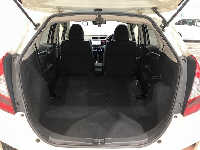 フィット １３Ｇ・Ｌパッケージ　メモリーナビ　前後ドラレコ　ＥＴＣ　ＣＤ再生対応　盗難警報装置　Ｂカメ　Ｓキー　フルオートエアコン　リモコンキー　サイドＳＲＳ　横滑り防止機能　エアバック　パワーウィンド　Ｗエアバッグ　ＡＢＳ（24枚目）