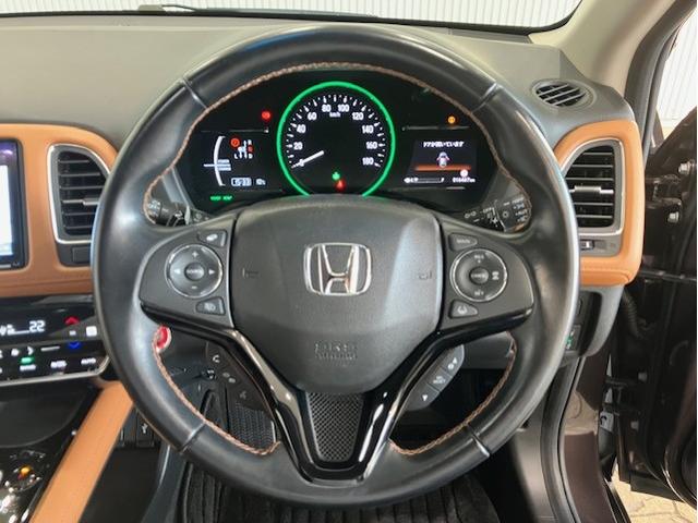 ヴェゼル ハイブリッドＺ・ホンダセンシング　８インチプレミアムインターナビ　前後ドラレコ　パドルシフト　ＥＴＣ　アルミホイール　レーダーサポート　Ｗエアコン　ＤＶＤ再生機能　横滑り防止システム　バックアイカメラ　盗難防止装置　フルセ　ナビ＆ＴＶ（10枚目）