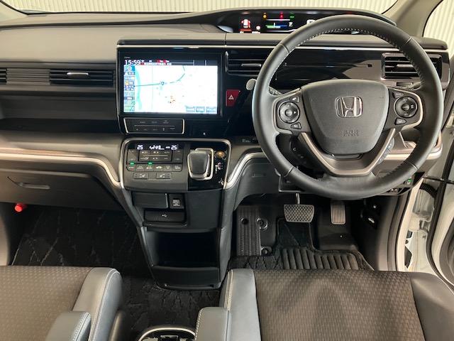 ステップワゴンスパーダ ｅ：ＨＥＶスパーダＧ・ＥＸホンダセンシング　１０インチプレミアムインターナビ　前後ドラレコ　ＥＴＣ　アルミホイール　Ｗエアコン　Ｂｌｕｅｔｏｏｔｈ対応　エアバック　地デジ　クルコン　サイドエアバッグ　シ－トヒ－タ－　衝突軽減システム　スマキー（9枚目）