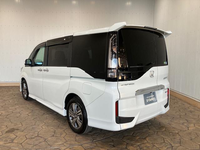 ステップワゴンスパーダ ｅ：ＨＥＶスパーダＧ・ＥＸホンダセンシング　１０インチプレミアムインターナビ　前後ドラレコ　ＥＴＣ　アルミホイール　Ｗエアコン　Ｂｌｕｅｔｏｏｔｈ対応　エアバック　地デジ　クルコン　サイドエアバッグ　シ－トヒ－タ－　衝突軽減システム　スマキー（14枚目）
