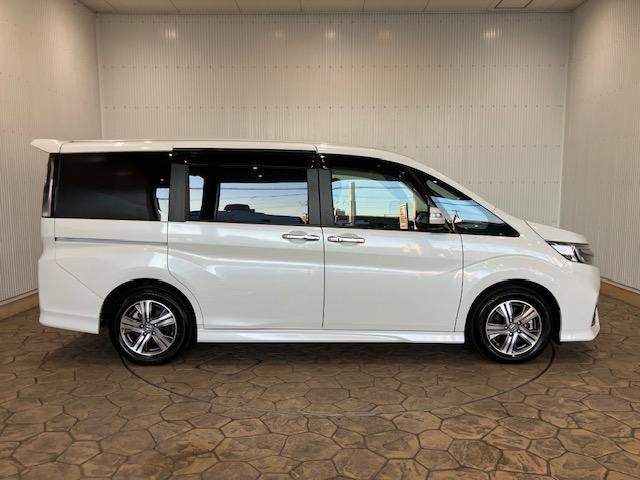 ステップワゴンスパーダ ｅ：ＨＥＶスパーダＧ・ＥＸホンダセンシング　１０インチプレミアムインターナビ　前後ドラレコ　ＥＴＣ　アルミホイール　Ｗエアコン　Ｂｌｕｅｔｏｏｔｈ対応　エアバック　地デジ　クルコン　サイドエアバッグ　シ－トヒ－タ－　衝突軽減システム　スマキー（17枚目）