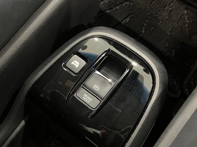 ステップワゴンスパーダ ｅ：ＨＥＶスパーダＧ・ＥＸホンダセンシング　１０インチプレミアムインターナビ　前後ドラレコ　ＥＴＣ　アルミホイール　Ｗエアコン　Ｂｌｕｅｔｏｏｔｈ対応　エアバック　地デジ　クルコン　サイドエアバッグ　シ－トヒ－タ－　衝突軽減システム　スマキー（22枚目）