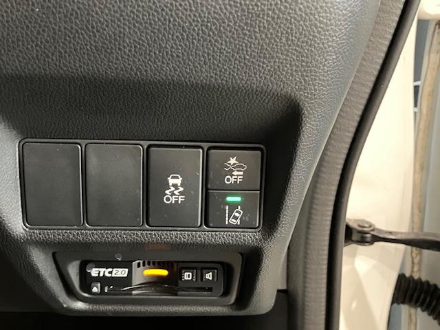 ステップワゴンスパーダ ｅ：ＨＥＶスパーダＧ・ＥＸホンダセンシング　１０インチプレミアムインターナビ　前後ドラレコ　ＥＴＣ　アルミホイール　Ｗエアコン　Ｂｌｕｅｔｏｏｔｈ対応　エアバック　地デジ　クルコン　サイドエアバッグ　シ－トヒ－タ－　衝突軽減システム　スマキー（25枚目）