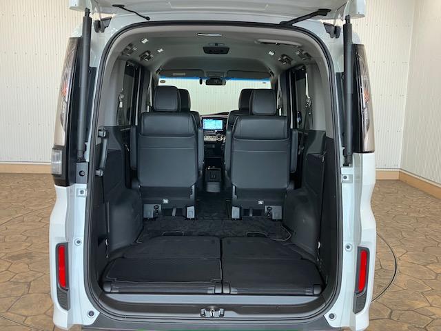 ステップワゴンスパーダ ｅ：ＨＥＶスパーダＧ・ＥＸホンダセンシング　１０インチプレミアムインターナビ　前後ドラレコ　ＥＴＣ　アルミホイール　Ｗエアコン　Ｂｌｕｅｔｏｏｔｈ対応　エアバック　地デジ　クルコン　サイドエアバッグ　シ－トヒ－タ－　衝突軽減システム　スマキー（33枚目）