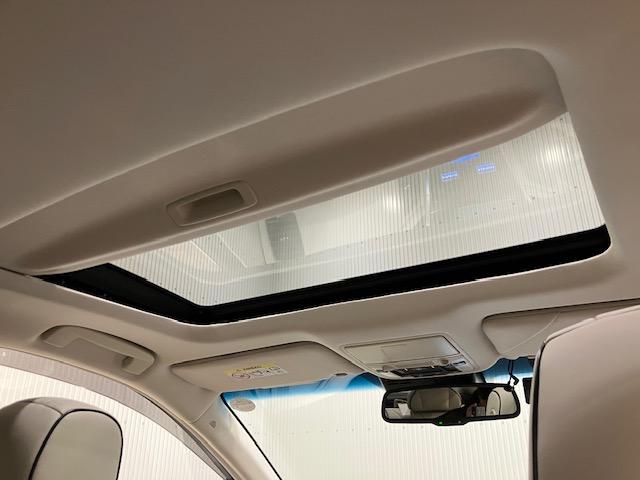 レジェンド ハイブリッドＥＸ　４ＷＤ　ホンダセンシング　ＦＯＰナビ　サンルーフ　前後ドラレコ　Ｋｒｅｌｌオーディオシステム　パワートランク　パドルシフト　リモコンエンジンスターター　ＣＭＢＳ　フルセグＴＶ　マルチビューカメラ（3枚目）