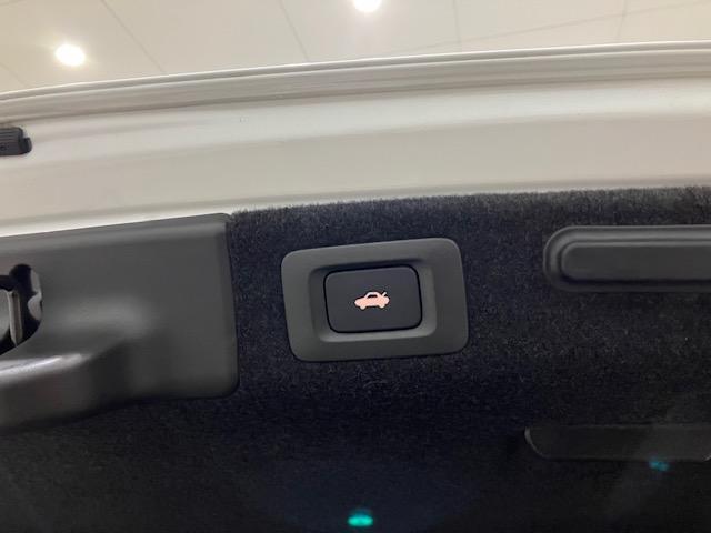 レジェンド ハイブリッドＥＸ　４ＷＤ　ホンダセンシング　ＦＯＰナビ　サンルーフ　前後ドラレコ　Ｋｒｅｌｌオーディオシステム　パワートランク　パドルシフト　リモコンエンジンスターター　ＣＭＢＳ　フルセグＴＶ　マルチビューカメラ（29枚目）