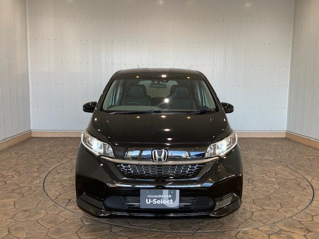 フリードハイブリッド ハイブリッド・Ｇホンダセンシング　９インチプレミアムインターナビ　前後ドラレコ　ＥＴＣ　アルミホイール　６人乗り　軽減ブレーキ　キーフリーシステム　ＤＶＤ再生可能　ＥＣＯＮ　後カメラ　Ａクルーズ　地デジフルセグＴＶ　ＬＥＤヘッドランプ（16枚目）