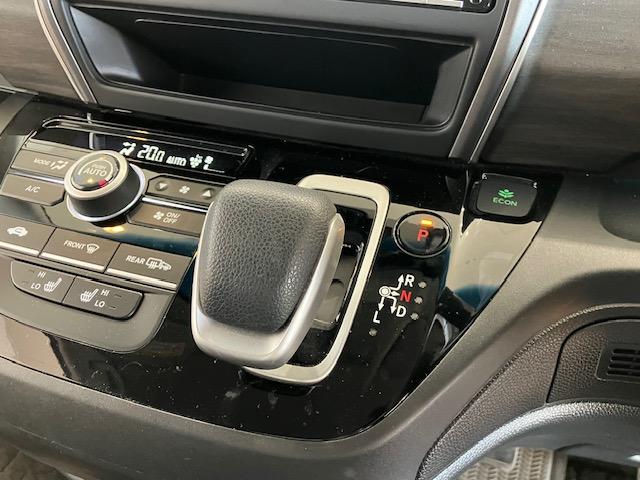 フリードハイブリッド ハイブリッド・Ｇホンダセンシング　９インチプレミアムインターナビ　前後ドラレコ　ＥＴＣ　アルミホイール　６人乗り　軽減ブレーキ　キーフリーシステム　ＤＶＤ再生可能　ＥＣＯＮ　後カメラ　Ａクルーズ　地デジフルセグＴＶ　ＬＥＤヘッドランプ（19枚目）