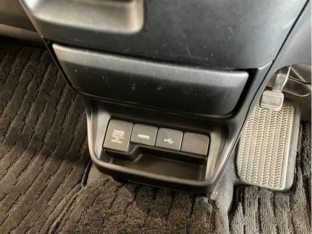 フリードハイブリッド ハイブリッド・Ｇホンダセンシング　９インチプレミアムインターナビ　前後ドラレコ　ＥＴＣ　アルミホイール　６人乗り　軽減ブレーキ　キーフリーシステム　ＤＶＤ再生可能　ＥＣＯＮ　後カメラ　Ａクルーズ　地デジフルセグＴＶ　ＬＥＤヘッドランプ（20枚目）