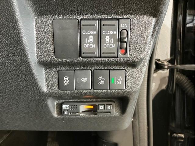 フリードハイブリッド ハイブリッド・Ｇホンダセンシング　９インチプレミアムインターナビ　前後ドラレコ　ＥＴＣ　アルミホイール　６人乗り　軽減ブレーキ　キーフリーシステム　ＤＶＤ再生可能　ＥＣＯＮ　後カメラ　Ａクルーズ　地デジフルセグＴＶ　ＬＥＤヘッドランプ（22枚目）