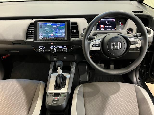 フィット クロスター　ホンダセンシング　メモリーナビ　前後ドラレコ　ＥＴＣ　アルミホイール　地デジ　Ｂカメ　スマートキ　ナビＴＶ　Ａストップ　カーテンエアバッグ　クルーズコントロール　オートエアコン　パワステ　Ｄレコ（2枚目）