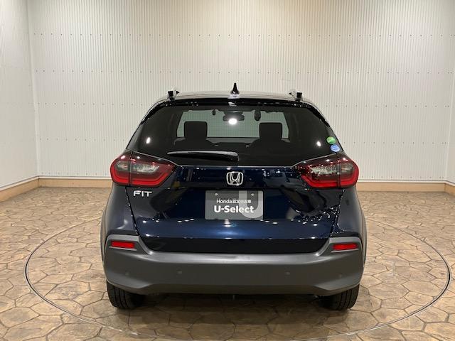 フィット クロスター　ホンダセンシング　メモリーナビ　前後ドラレコ　ＥＴＣ　アルミホイール　地デジ　Ｂカメ　スマートキ　ナビＴＶ　Ａストップ　カーテンエアバッグ　クルーズコントロール　オートエアコン　パワステ　Ｄレコ（9枚目）