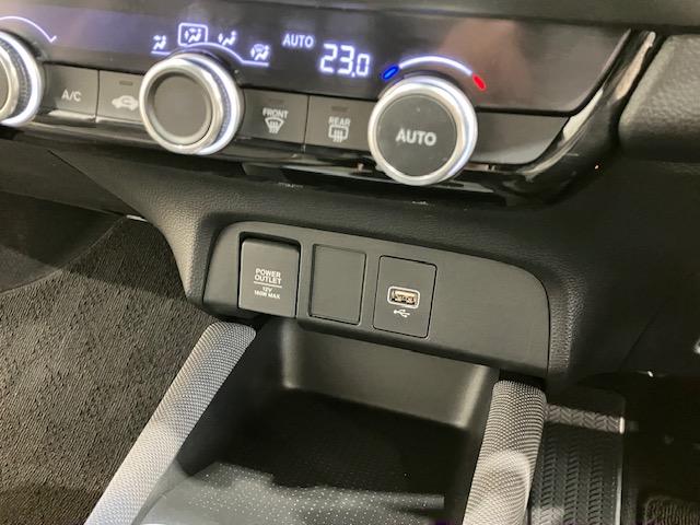 フィット クロスター　ホンダセンシング　メモリーナビ　前後ドラレコ　ＥＴＣ　アルミホイール　地デジ　Ｂカメ　スマートキ　ナビＴＶ　Ａストップ　カーテンエアバッグ　クルーズコントロール　オートエアコン　パワステ　Ｄレコ（20枚目）