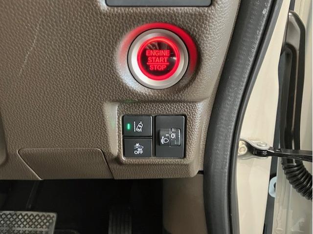Ｎ－ＢＯＸ Ｌ　４ＷＤ　片側電動スライドドア　ホンダセンシング　メモリーナビ　いまコレ＋　新品フロアマット　サイドエアバッグ　Ｂカメラ　ナビＴＶ　ＬＥＤヘッドライト　クルコン　オートエアコン　盗難防止システム　ＤＶＤ（22枚目）