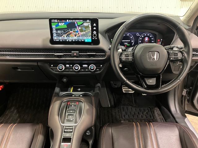 ＺＲ－Ｖ ｅ：ＨＥＶＺ　４ＷＤ　ホンダコネクトディスプレイ　無限マフラー　前後ドラレコ　無限テールゲートガーニッシュ　オプションＬＥＤフォグライト　オプションフロントロアースカート　全周囲モニター　電動リヤゲート　クルコン（10枚目）