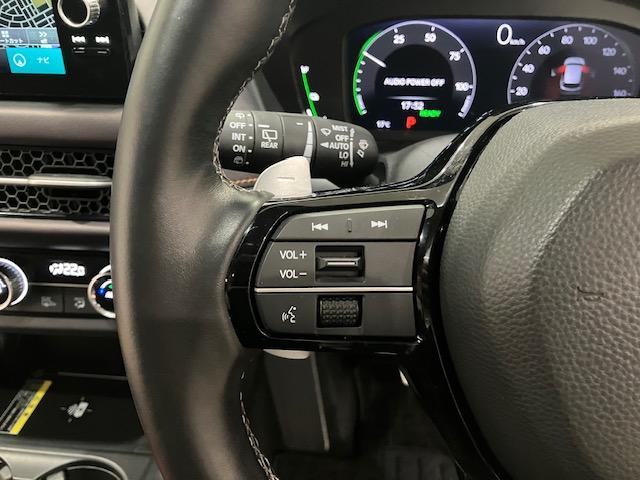 ＺＲ－Ｖ ｅ：ＨＥＶＺ　４ＷＤ　ホンダコネクトディスプレイ　無限マフラー　前後ドラレコ　無限テールゲートガーニッシュ　オプションＬＥＤフォグライト　オプションフロントロアースカート　全周囲モニター　電動リヤゲート　クルコン（12枚目）