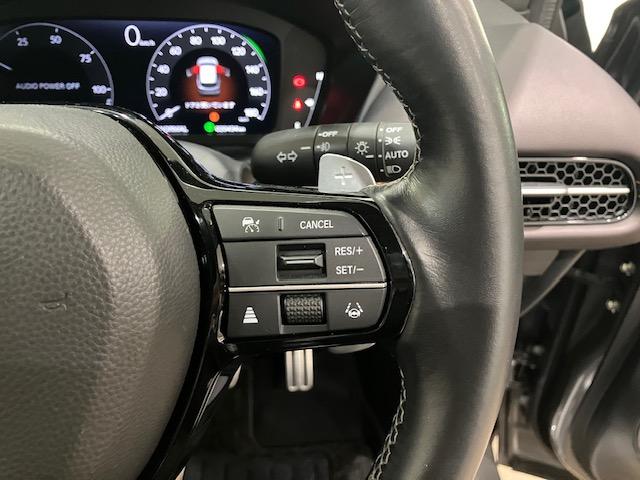 ＺＲ－Ｖ ｅ：ＨＥＶＺ　４ＷＤ　ホンダコネクトディスプレイ　無限マフラー　前後ドラレコ　無限テールゲートガーニッシュ　オプションＬＥＤフォグライト　オプションフロントロアースカート　全周囲モニター　電動リヤゲート　クルコン（13枚目）