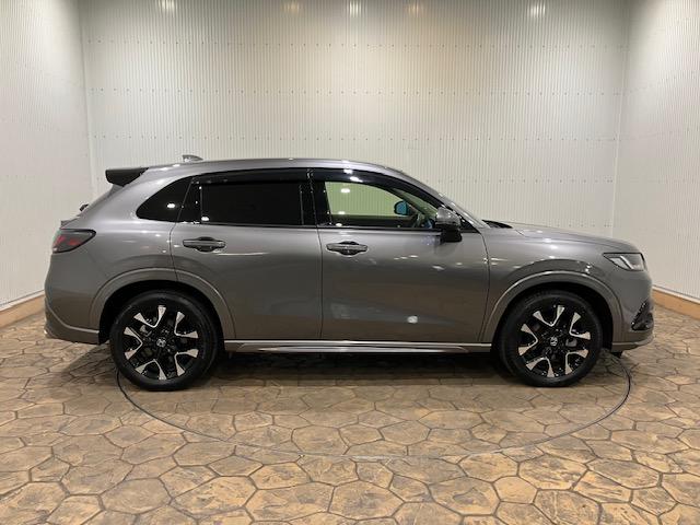 ＺＲ－Ｖ ｅ：ＨＥＶＺ　４ＷＤ　ホンダコネクトディスプレイ　無限マフラー　前後ドラレコ　無限テールゲートガーニッシュ　オプションＬＥＤフォグライト　オプションフロントロアースカート　全周囲モニター　電動リヤゲート　クルコン（17枚目）