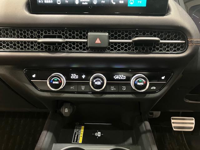 ＺＲ－Ｖ ｅ：ＨＥＶＺ　４ＷＤ　ホンダコネクトディスプレイ　無限マフラー　前後ドラレコ　無限テールゲートガーニッシュ　オプションＬＥＤフォグライト　オプションフロントロアースカート　全周囲モニター　電動リヤゲート　クルコン（20枚目）