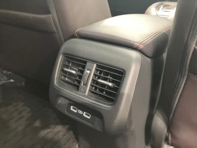 ＺＲ－Ｖ ｅ：ＨＥＶＺ　４ＷＤ　ホンダコネクトディスプレイ　無限マフラー　前後ドラレコ　無限テールゲートガーニッシュ　オプションＬＥＤフォグライト　オプションフロントロアースカート　全周囲モニター　電動リヤゲート　クルコン（26枚目）